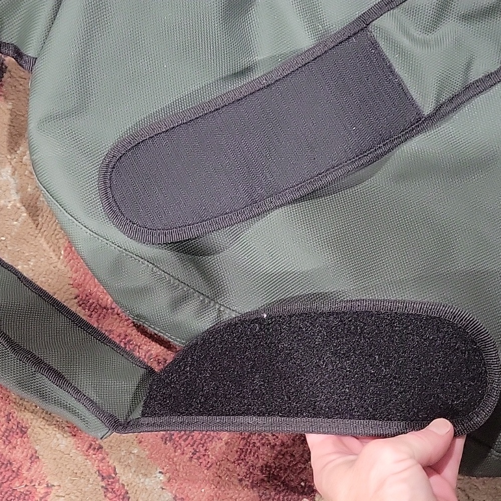 Hugo BOSS single strap backpack - Picture 4 of 13